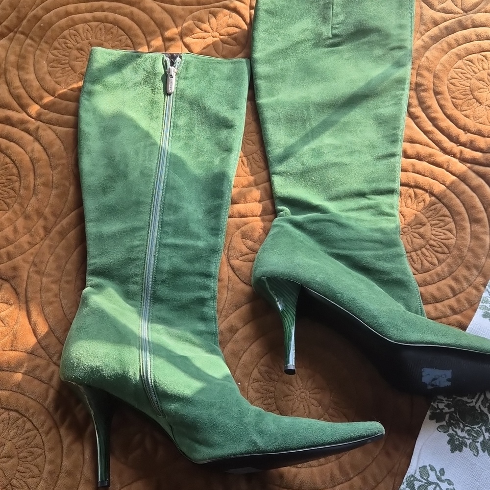 Women's Green Suede Knee-High Heeled Boots